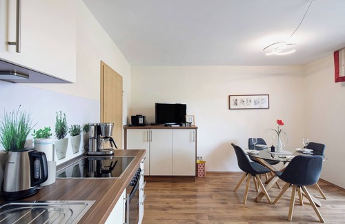 Nieder-Moos Apartment | Relax at Ferienwohnung Wiesenschneiders with Garden & Wi-Fi