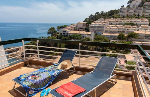 Salionc Apartment | Oceanfront Apartment Willis - Family Friendly Getaway
