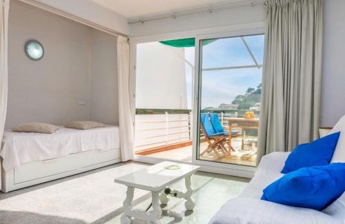Salionc Apartment | Oceanfront Apartment Willis - Family Friendly Getaway