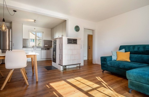 Waggershausen Apartment | Experience 'Windhager Seeblick' with Lake View & Spa