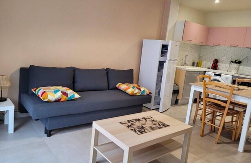 Palavas-les-Flots Apartment | Sea View Apartment with Garden - Pet Friendly & Family Ready