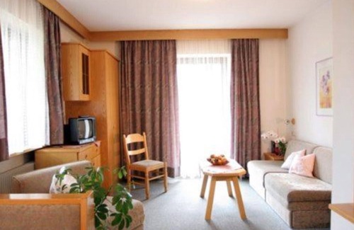 Valles Apartment | Cozy 1-Bedroom Apartment with Ocean View & Spa Amenities