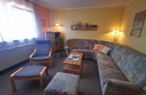 Zschorlau Apartment | Perfect Family Getaway: 2-Bedroom Apartment in Zschorlau