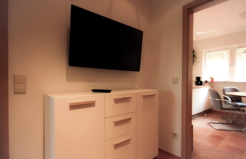 Arnstadt Apartment | Ideal 2-Bedroom Apartment with Kitchen & Parking Space