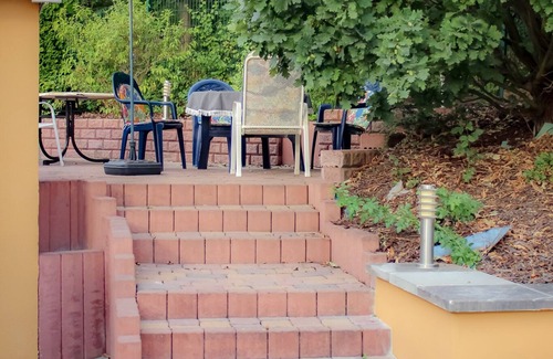 Arnstadt Apartment | Ideal 2-Bedroom Apartment with Kitchen & Parking Space