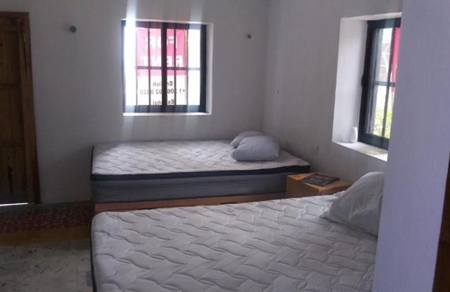 San Crisanto Apartment | Pet Friendly Apartment with 2 Queen Beds - Guest Rated 10/10