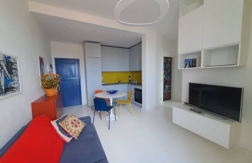Viareggio Apartment | Beachside Apartment with A/C and Family-Friendly Amenities