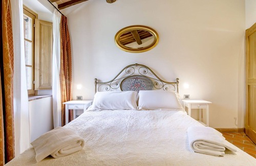 Monteriggioni Other | Apartment with A/C, private pool, sauna, WIFI, hot tub, TV, patio, panoramic view, close to Siena