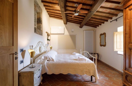 Monteriggioni Other | Apartment with A/C, private pool, sauna, WIFI, hot tub, TV, patio, panoramic view, close to Siena