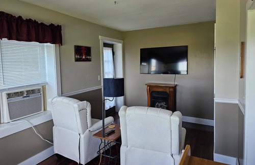 Waterville Apartment | Unforgettable Apartment with a View and Kitchen Amenities
