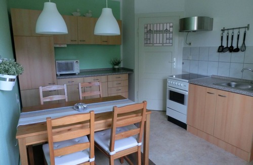Dolzschen Apartment | Scenic Apartment with Incredible Dresden Views and Kitchen