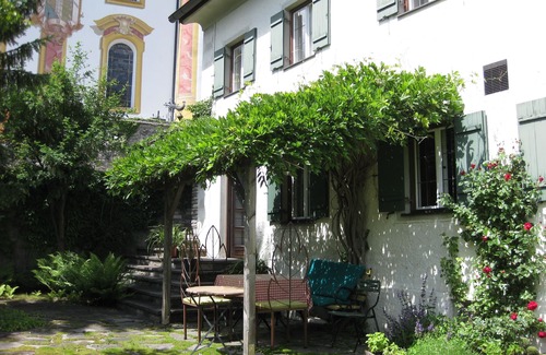 Telfes im Stubai Apartment | Cozy Apartment with Garden, Pool & Free Mountain Railways