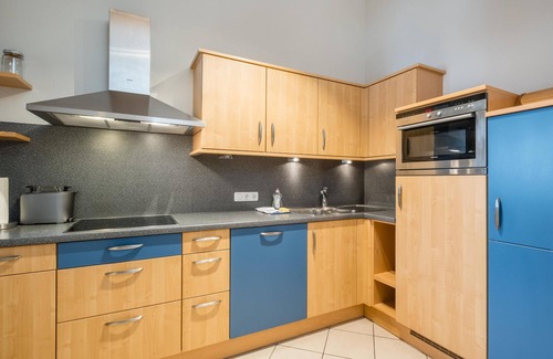 Hinterglemm Apartment | Cozy Apartment with Balcony Steps from the Slopes