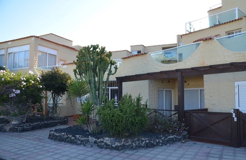 Bahia Calma Apartment | Relaxing Apartment with Balcony and Ocean View Near Beach