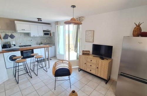 Villanova Apartment | Apartment with balcony and 360 sea view