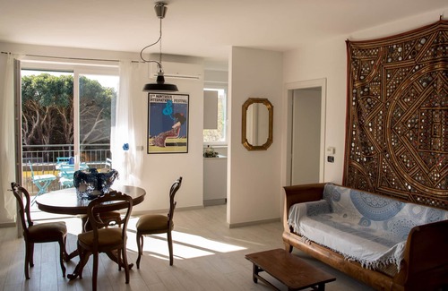 Cervo Apartment | Cozy Oceanfront Apartment with Balcony at The Blue Strelitzia