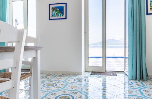 Monte Chiaro House | Inviting Apartment with Breathtaking Vesuvius Views