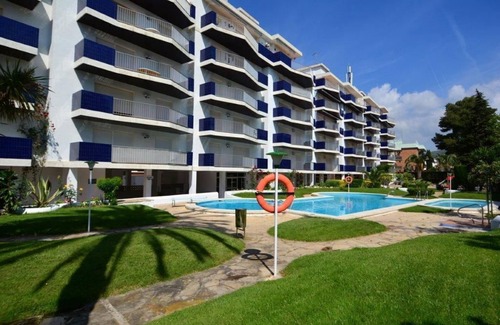 El Roc de Sant Gaieta Apartment | Family-Friendly Apartment with Pool and Playground Access