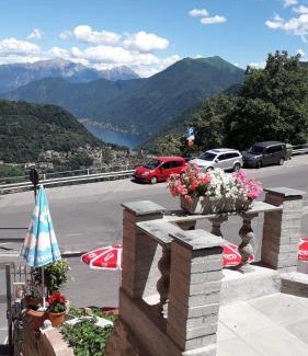 Centro Valle Intelvi Apartment | Scenic Apartment Overlooking Como Lake in Italy