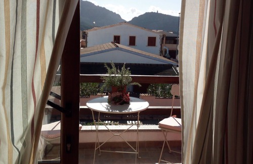 Viddalba House | Tranquil Apartment with Pool & Garden Views in Scenic Hills