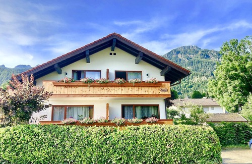 Gmain Apartment | Cozy 1-Bedroom Apartment with Kitchen for Unforgettable Getaway