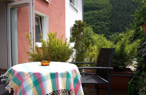 Traben-Trarbach Apartment | Stunning Apartment with Balcony and Ocean View, Rated 9.6