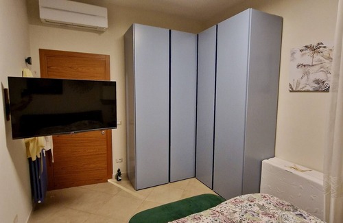 Peretola Apartment | Stylish Apartment Steps from Tramway for Tourist Convenience