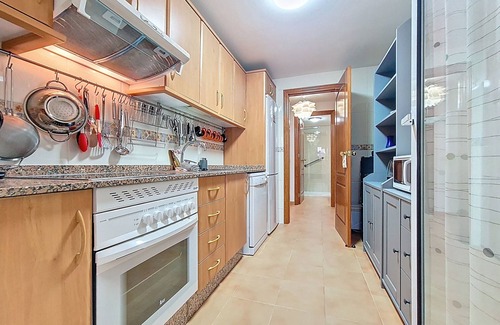 Mar de Cristal Apartment | Albatros Playa 1: Family-Friendly Retreat with Pool & Spa