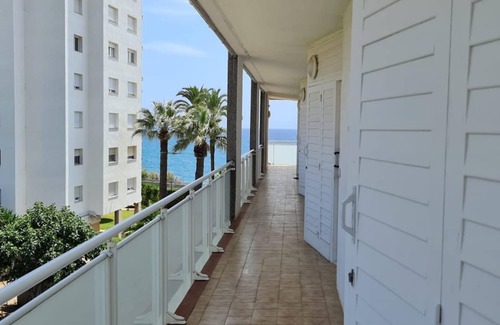 Sant Pol De Mar Apartment | Seaside Apartment with Terrace & Ocean View, Steps from Beach