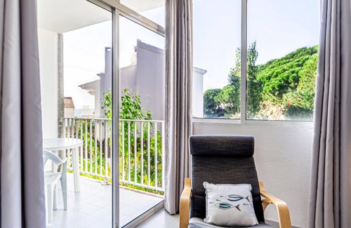 Sant Pol De Mar Apartment | Convenient Apartment Steps from the Beach with Ocean Views