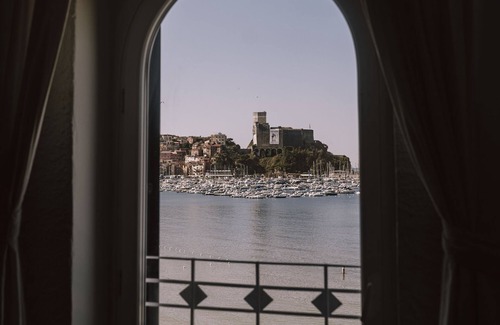 Lerici Apartment | Stunning Apartment with Breathtaking Bay of Lerici Views