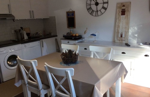 Piraillan Apartment | Idyllic Garden Retreat on Cap Ferret Peninsula - Guest Rated 9.8