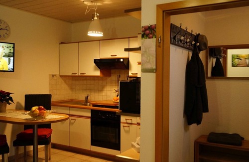 Bad Waldsee Apartment | Garden Apartment Retreat for Two with Kitchen & Breakfast