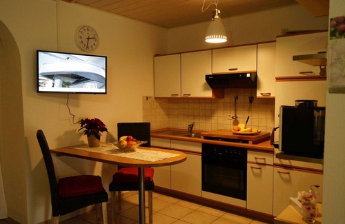 Bad Waldsee Apartment | Garden Apartment Retreat for Two with Kitchen & Breakfast