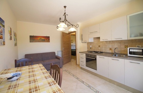 Trecastagni House | Cozy Etna Royal View: Two-Room Apartment with Garden