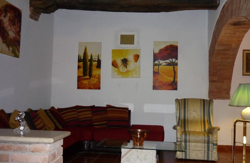 Siena Historical Center Apartment | Garden Apartment for 6: Family-Friendly & Pet Welcoming
