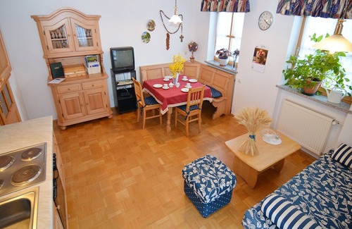 Schoensee Apartment | Tranquil Apartment with Garden, Sauna & Pet-Friendly Amenities