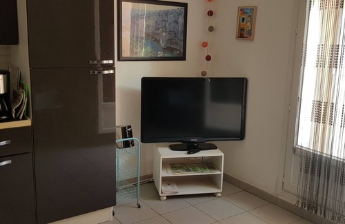 8th Arrondissement Apartment | Seaside Apartment with Garden and Pool - Rated 9.8/10