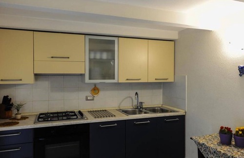 Santa Croce House | Historic Apartment with Garden & Free Cancellation in City Center