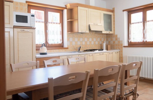Molveno Apartment | Scenic Apartment with Garden & Lake View, Breakfast Included