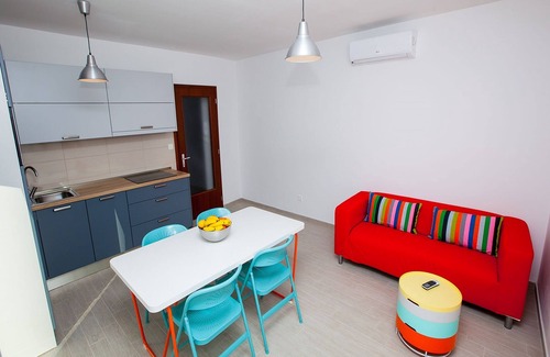 Stobrec Apartment | Ideal Beachside Apartment with Garden and Ocean View