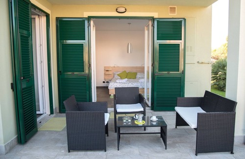 Cervo Apartment | Apartment with garden The Green strelitzia (008017-CAV-0006)