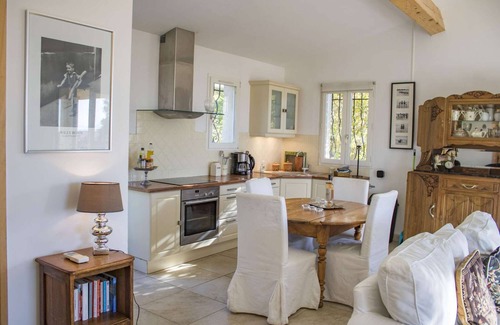 Montauroux Apartment | Stunning Apartment with Scenic Views and Heated Pool