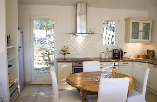 Montauroux Apartment | Stunning Apartment with Scenic Views and Heated Pool