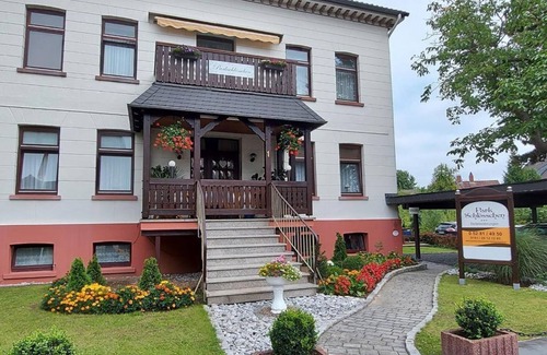 Bad Pyrmont Apartment | Cozy Appartement with Large South Balcony - Parkschlösschen