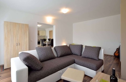 Vizinada Apartment | Cozy Apartment with Garden & Pool for 4 in Vižinada