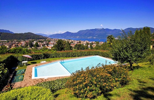Luino Apartment | Cozy Apartment with Garden Terrace and Pool Access