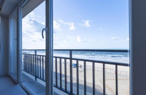 Middelkerke Apartment | Seaside Apartment with Breathtaking Ocean Views