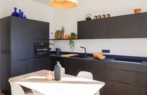 Hotel-de-Ville Apartment | APARTMENT WITH MAGNIFICENT VIEW OF THE OLD PORT