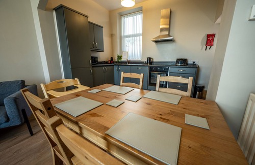 Newcastle Apartment | Mountain View Apartment: Pet and Child Friendly Retreat
